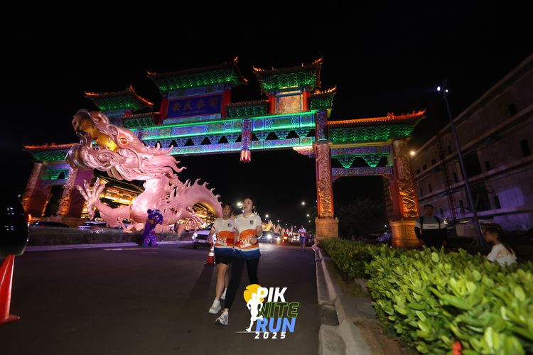 Race photo from PIK NITE RUN 2025