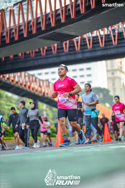 Race photo from Smartfren Run 2025 