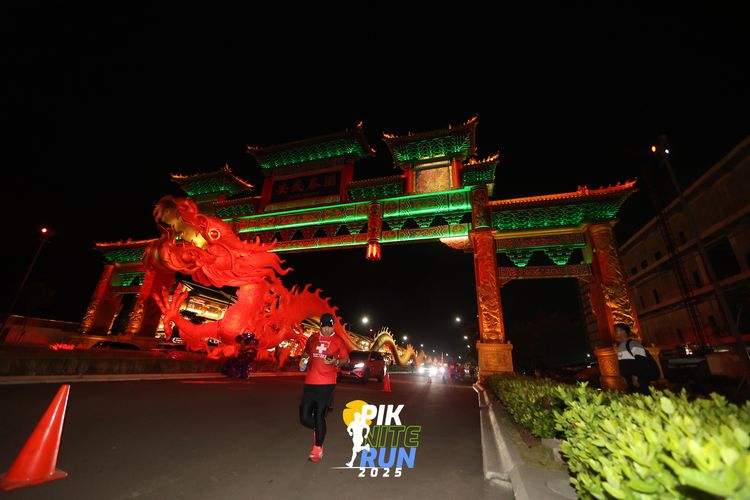 Race photo from PIK NITE RUN 2025