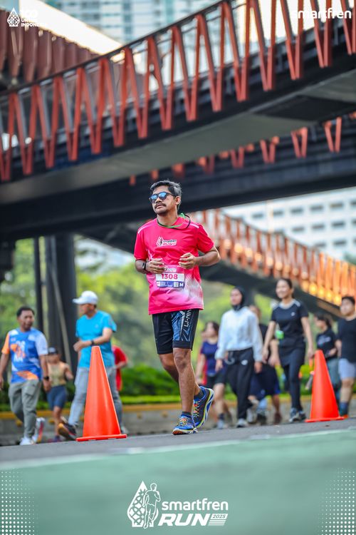 Race photo from Smartfren Run 2025 