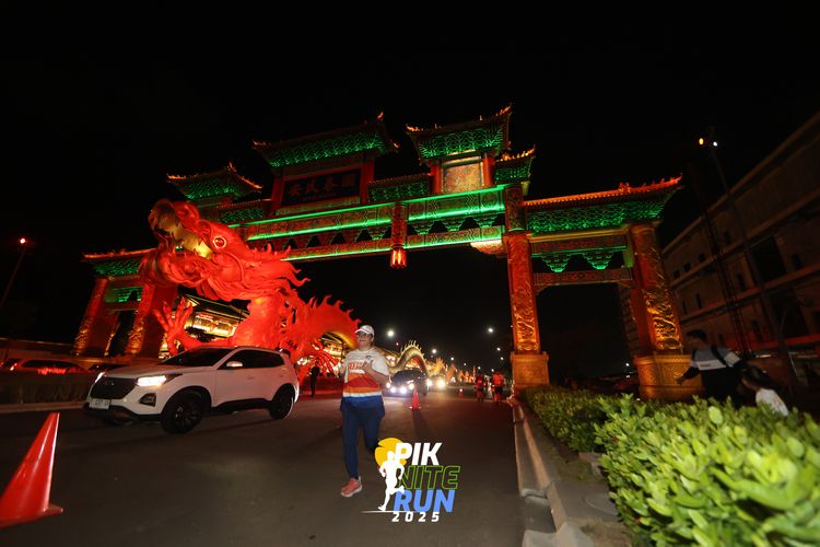 Race photo from PIK NITE RUN 2025