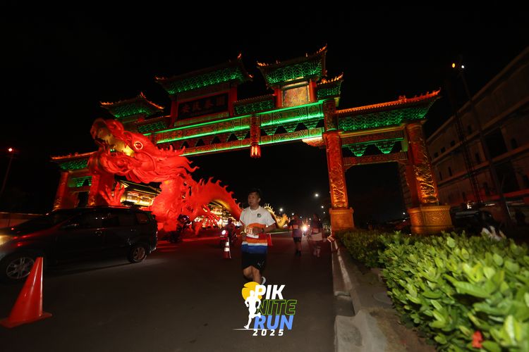 Race photo from PIK NITE RUN 2025