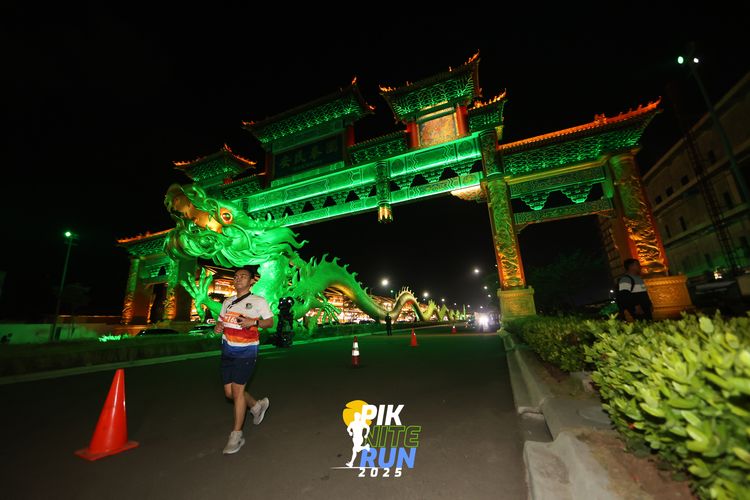 Race photo from PIK NITE RUN 2025