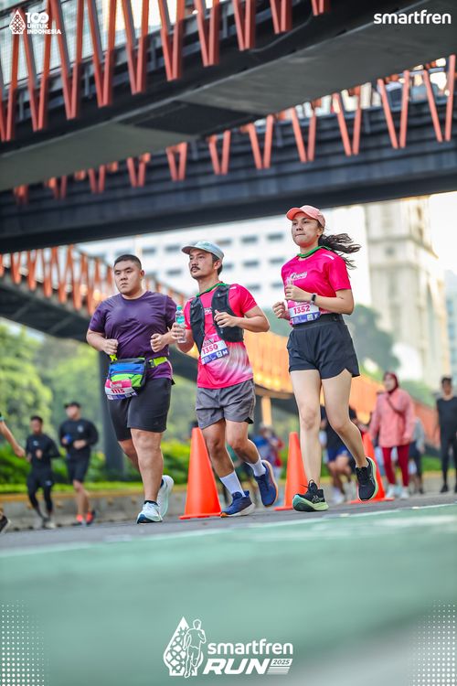 Race photo from Smartfren Run 2025 