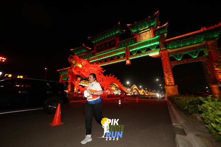 Race photo from PIK NITE RUN 2025