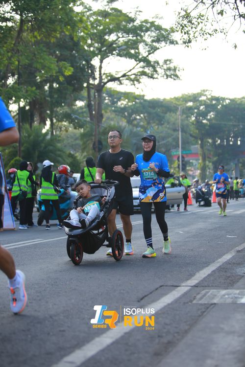 Race photo from Isoplus Run 2024 Surabaya