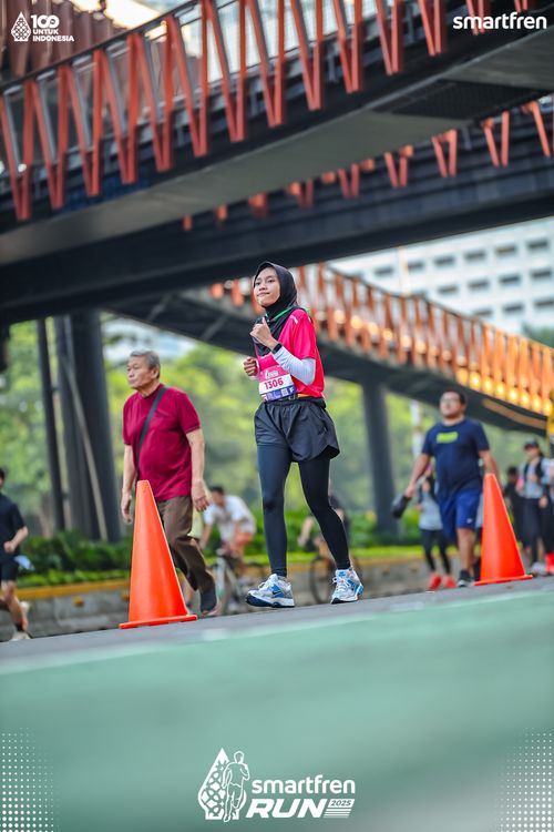 Race photo from Smartfren Run 2025 