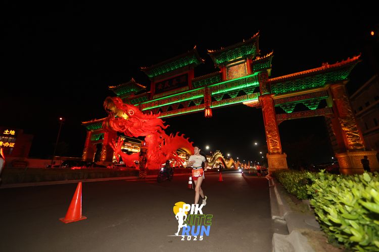 Race photo from PIK NITE RUN 2025