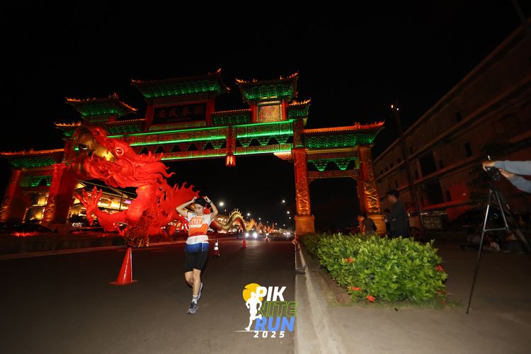 Race photo from PIK NITE RUN 2025