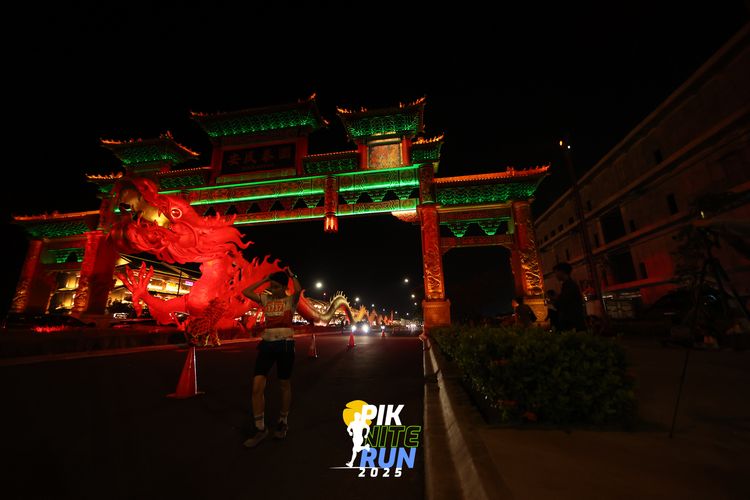 Race photo from PIK NITE RUN 2025
