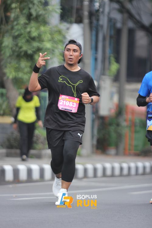 Race photo from Isoplus Run 2024 Surabaya