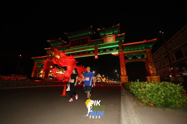 Race photo from PIK NITE RUN 2025