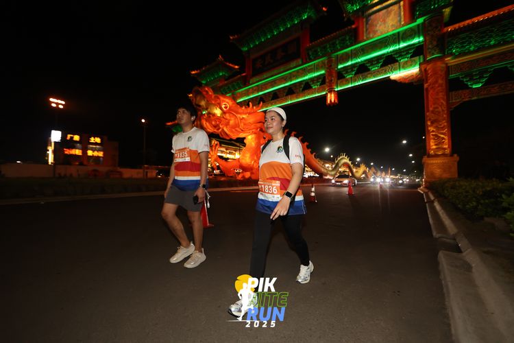 Race photo from PIK NITE RUN 2025