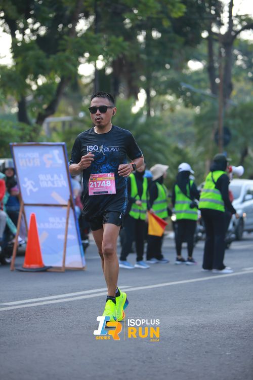 Race photo from Isoplus Run 2024 Surabaya