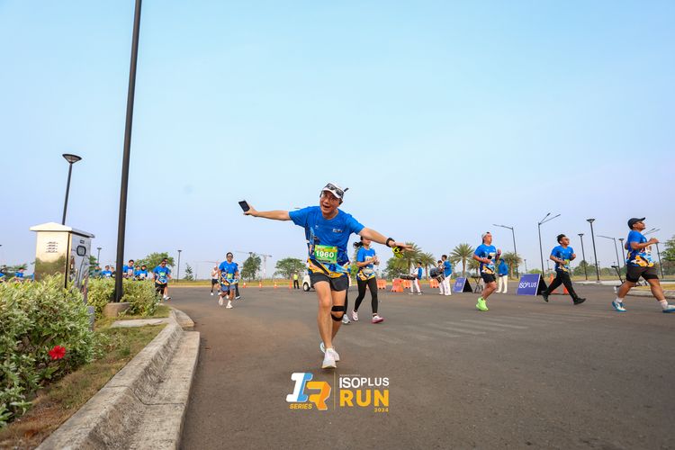 Race photo from ISOPlus Run 2024 Jakarta