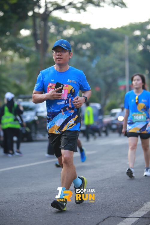 Race photo from Isoplus Run 2024 Surabaya