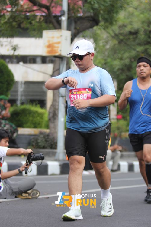 Race photo from Isoplus Run 2024 Surabaya