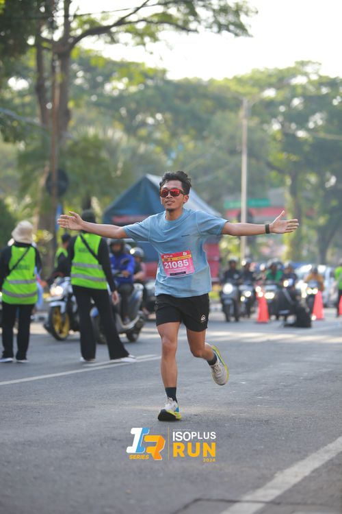 Race photo from Isoplus Run 2024 Surabaya