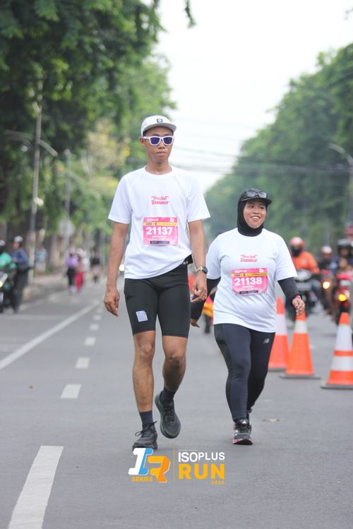 Race photo from Isoplus Run 2024 Surabaya