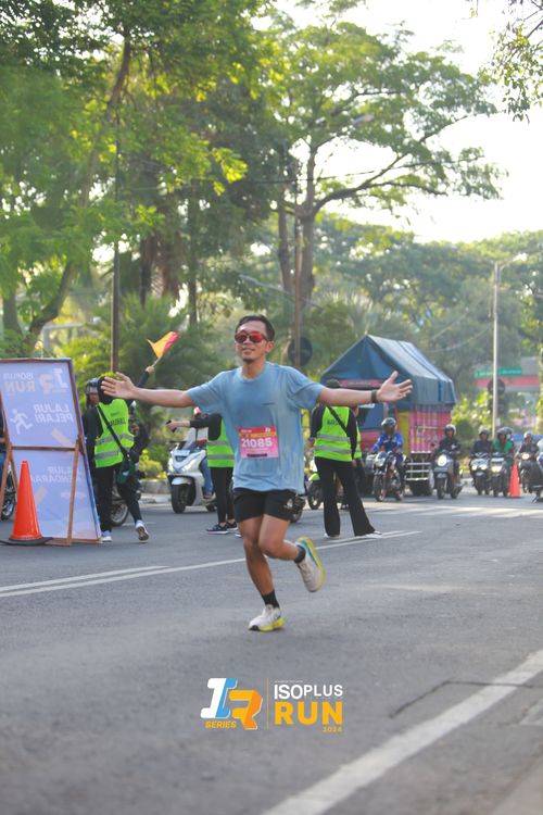 Race photo from Isoplus Run 2024 Surabaya