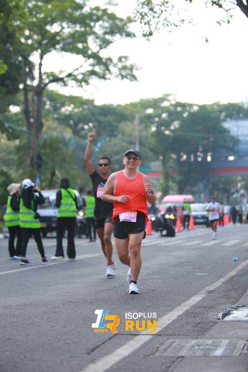 Race photo from Isoplus Run 2024 Surabaya