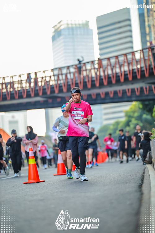 Race photo from Smartfren Run 2025 
