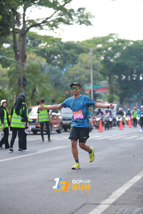 Race photo from Isoplus Run 2024 Surabaya