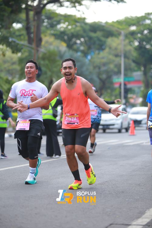 Race photo from Isoplus Run 2024 Surabaya