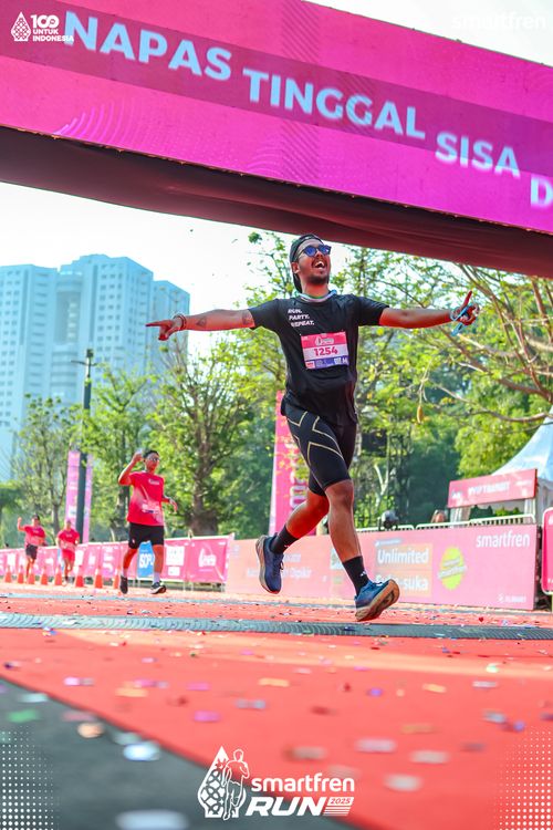 Race photo from Smartfren Run 2025 
