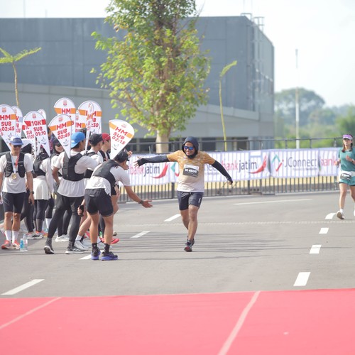 Race photo from KEDIRI HALF MARATHON 2026