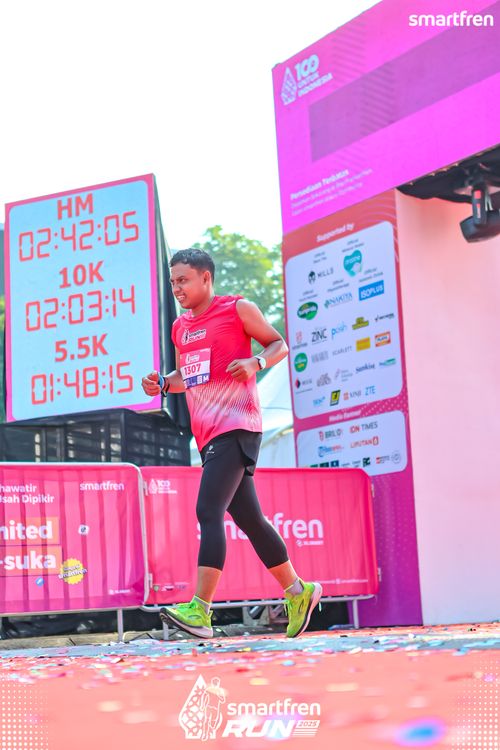 Race photo from Smartfren Run 2025 