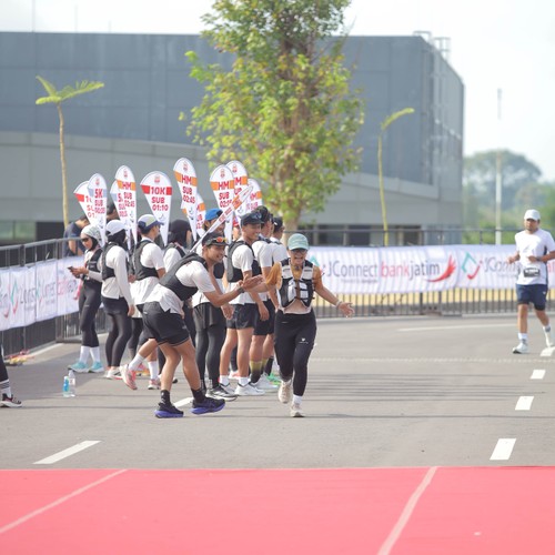 Race photo from KEDIRI HALF MARATHON 2026