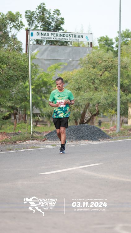 Race photo from Arutmin Borneo Run 2024
