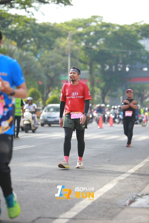 Race photo from Isoplus Run 2024 Surabaya
