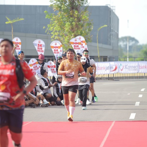 Race photo from KEDIRI HALF MARATHON 2026