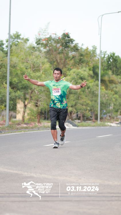 Race photo from Arutmin Borneo Run 2024