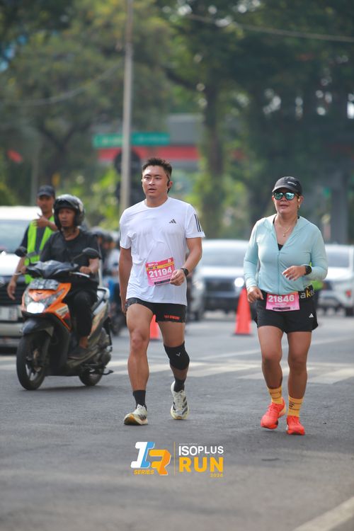 Race photo from Isoplus Run 2024 Surabaya
