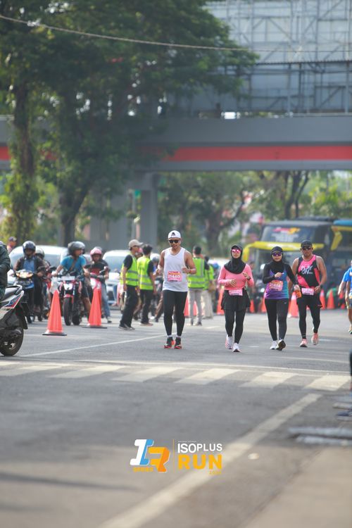Race photo from Isoplus Run 2024 Surabaya