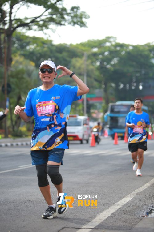 Race photo from Isoplus Run 2024 Surabaya