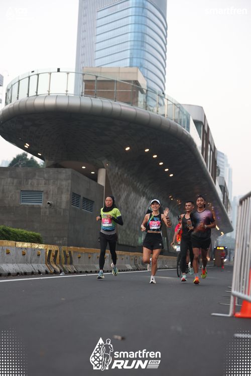 Race photo from Smartfren Run 2025 