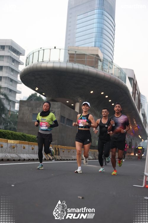 Race photo from Smartfren Run 2025 