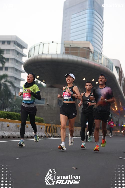 Race photo from Smartfren Run 2025 