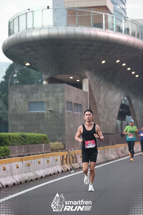 Race photo from Smartfren Run 2025 