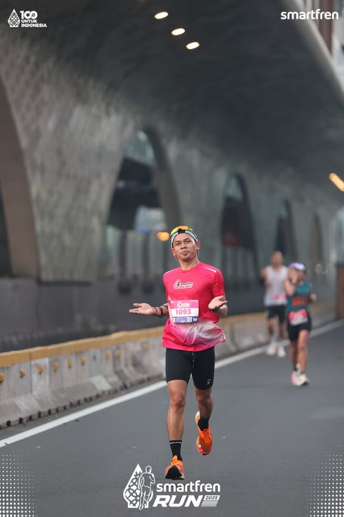 Race photo from Smartfren Run 2025 