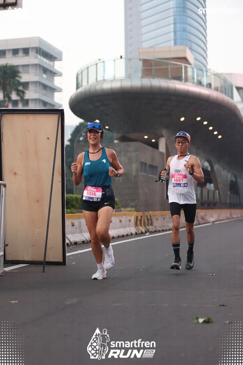Race photo from Smartfren Run 2025 