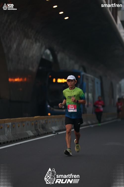 Race photo from Smartfren Run 2025 