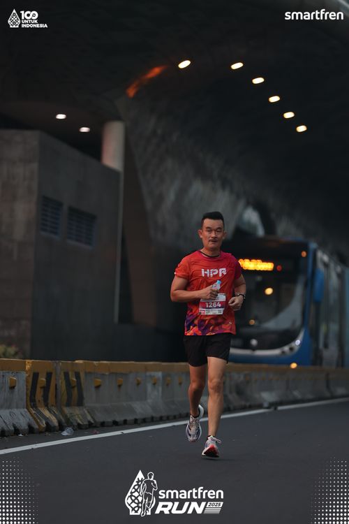 Race photo from Smartfren Run 2025 