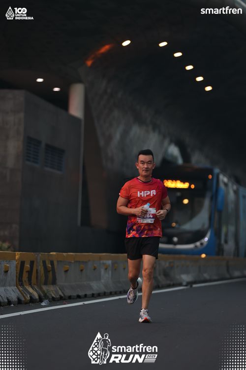 Race photo from Smartfren Run 2025 