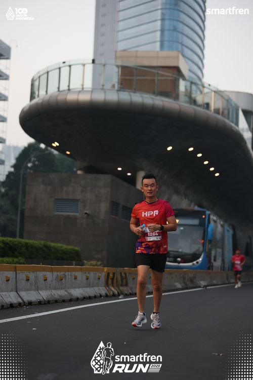 Race photo from Smartfren Run 2025 