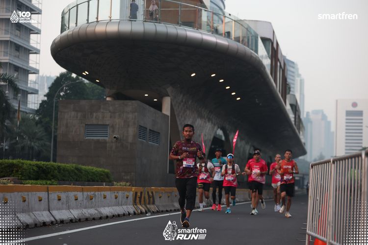 Race photo from Smartfren Run 2025 